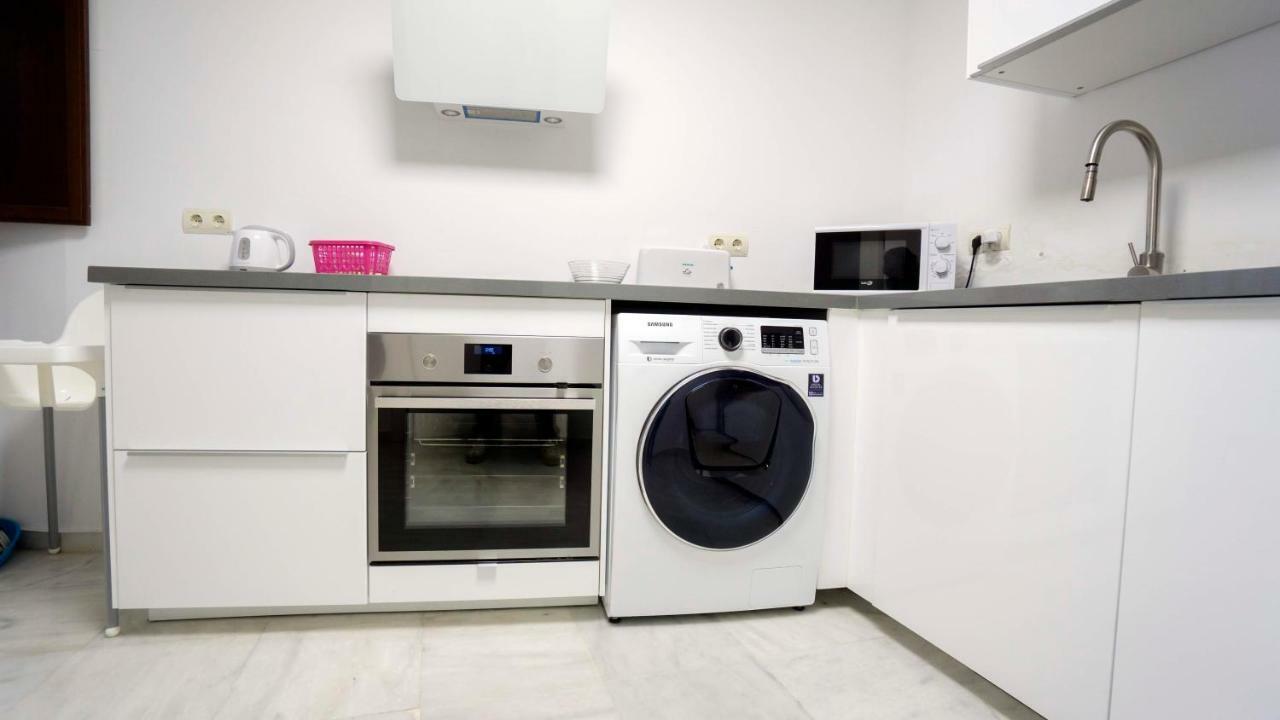 Rentalsevilla Espacioso Duplex En La Puerta Real Luaran gambar