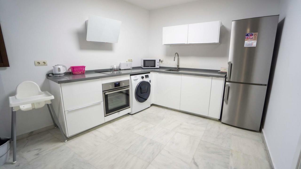 Rentalsevilla Espacioso Duplex En La Puerta Real Luaran gambar