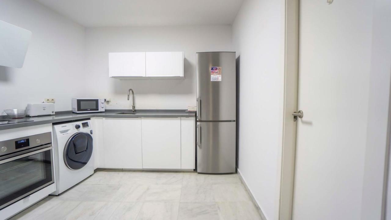 Rentalsevilla Espacioso Duplex En La Puerta Real Luaran gambar