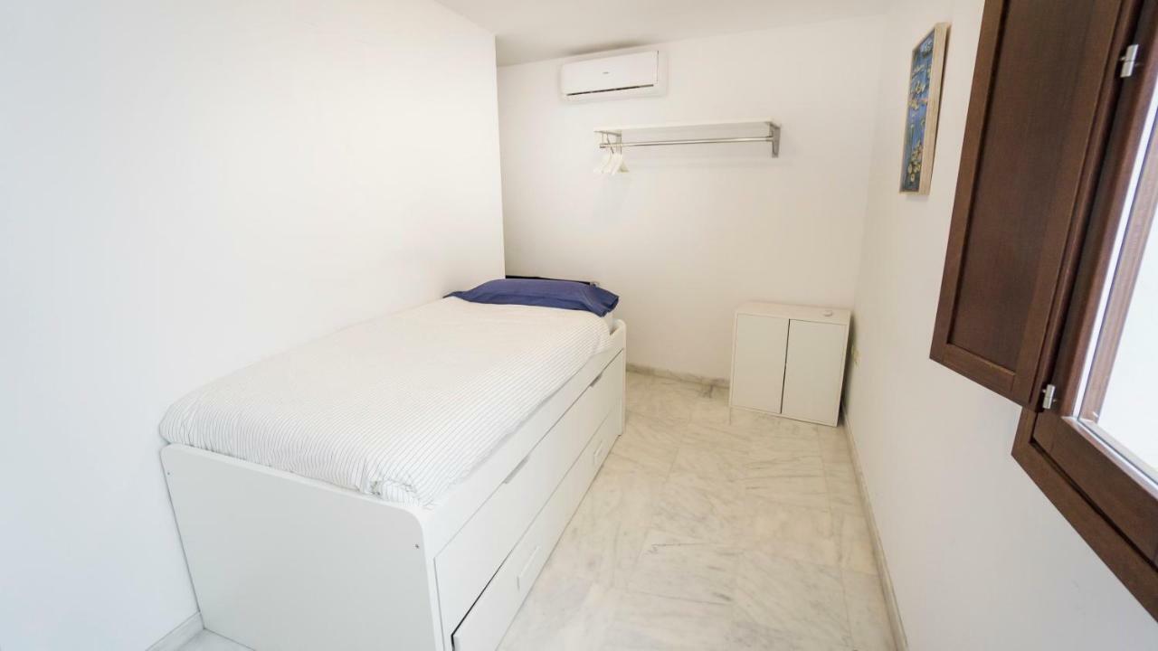 Rentalsevilla Espacioso Duplex En La Puerta Real Luaran gambar