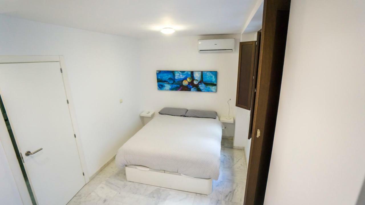 Rentalsevilla Espacioso Duplex En La Puerta Real Luaran gambar