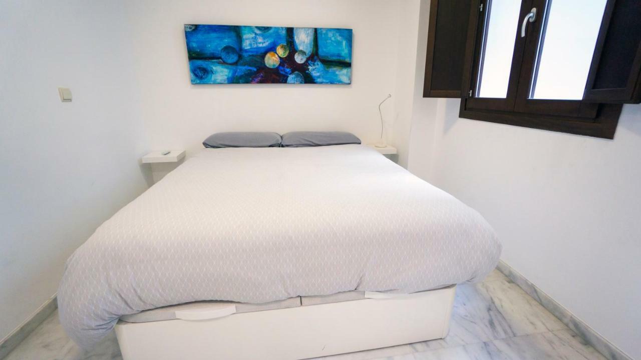 Rentalsevilla Espacioso Duplex En La Puerta Real Luaran gambar